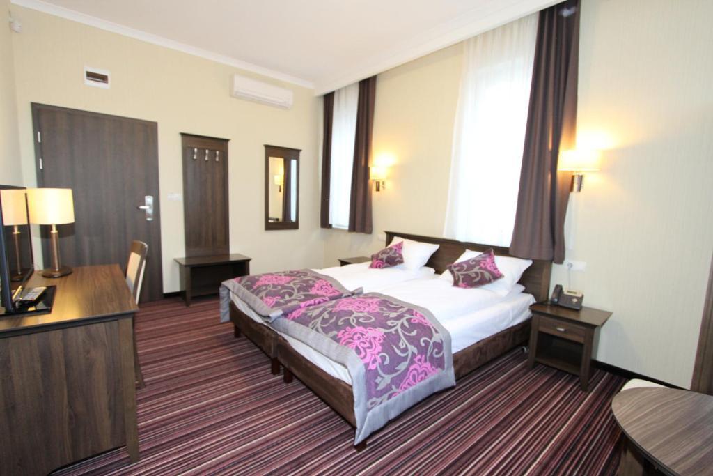 Comfort Doppelzimmer mit Balkon und Blick auf das Wasser
